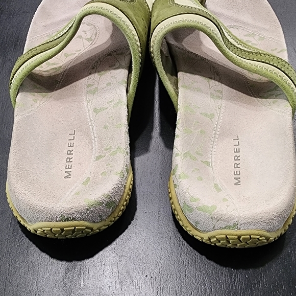 Merrell Sandles - Picture 2 of 6